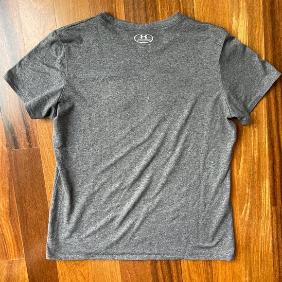 Dark Grey Under Armour YXL Tshirt with Pink Logo - Picture 2 of 7